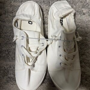 Slip on white sneakers